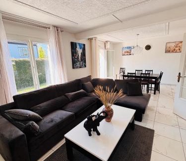 Gien House | Le Pavillon G aillard - Maison de 5 chambres