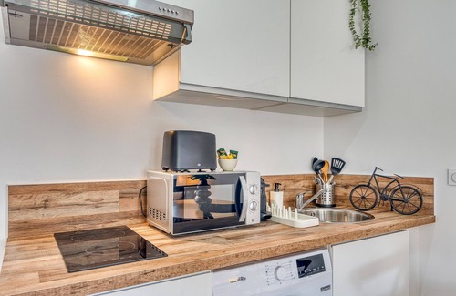 7th Arrondissement Apartment | Le Petit Atelier - Climatisé + extérieur - Jean Macé