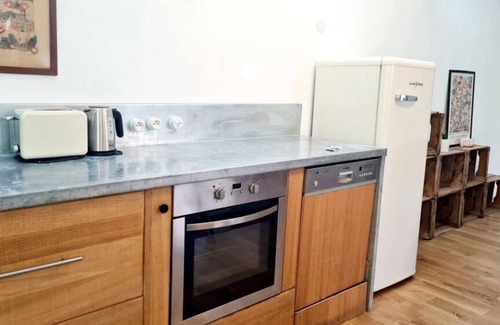 Canclaux Apartment | Le petit bois: Superb house with garden!