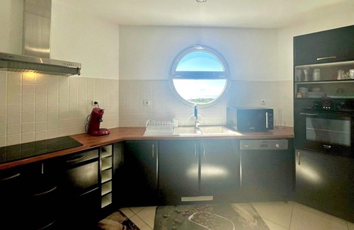 Saint-Denis Apartment | Le Petit Cocon, Sea view, comfort & parking