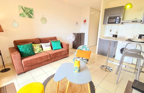 Sainte-Clotilde Apartment | Le petit coin charmant, studio, 2 people, swimming pool,
