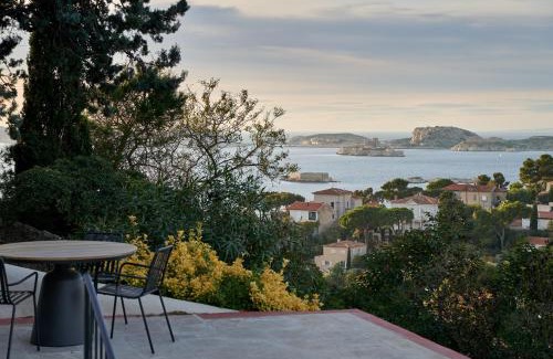 Roucas-Blanc Villa | Le Petit Croquant