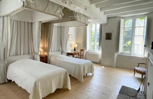 Quintin House | Le Petit Digaultray - Maison de charme - Monument Historique