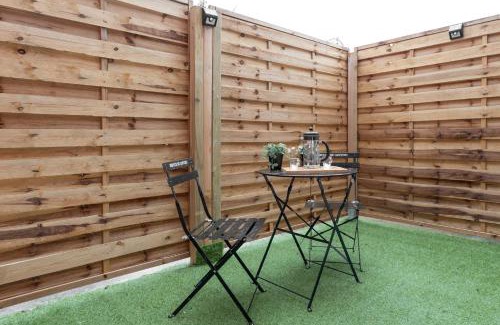 Decines-Charpieu Apartment | Le Petit Enclos - Appt climatisé parking privé