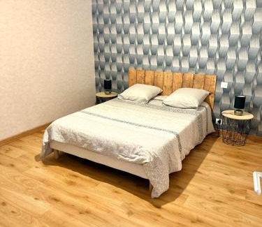 Saint-Laurent-sur-Saone Apartment | Le Petit Phuket - Appartement confortable et calme - Proche de toutes commodité - Stationnement facile à proximité