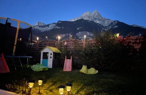 Sallanches Apartment | Le petit paradis au pied du Monte Blanco,jacuzzi privé, Rooftop,air de jeux