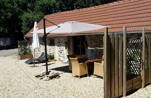 Sussac Cottage | Le Petit Paradis; stay in our double gîte
