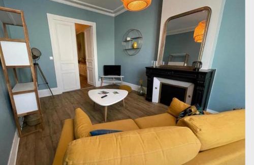 Centre Ville Apartment | -Le Petit Rochelais- centre ville, stationnement, Netflix - idéal couples, familles, business