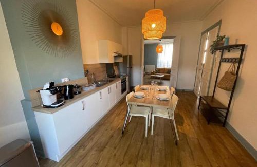 Centre Ville Apartment | -Le Petit Rochelais- centre ville, stationnement, Netflix - idéal couples, familles, business
