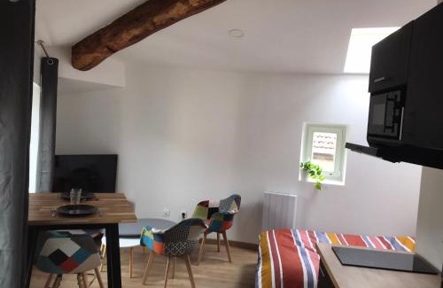 Royat Apartment | Le Petit Sault - Super Studio refait à neuf proche des commerces NaionalN3