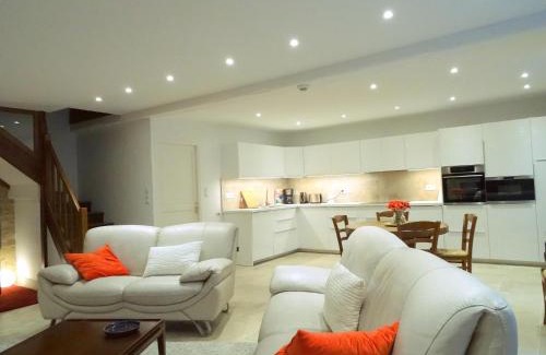 Flavigny-sur-Ozerain House | Le Piano