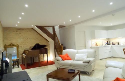 Flavigny-sur-Ozerain House | Le Piano