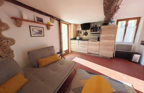 Villecroze House | Le Portail D'airain