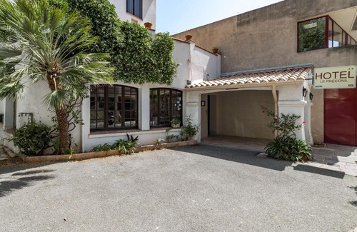 Sainte-Maxime City Centre Hotel | Le Preconil