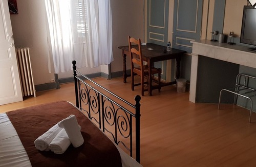 Bourg-Saint-Andeol Hotel | Le Prieuré