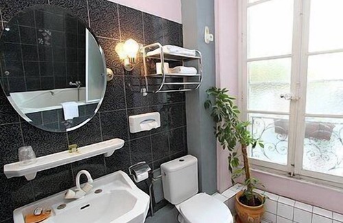 Bourg-Saint-Andeol Hotel | Le Prieuré