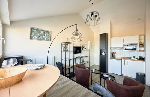 Courseulles-sur-Mer Apartment | Le Répit - Vue port à 200m de la plage