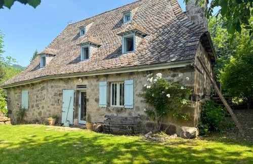 Raulhac House | Le refuge d'Auvergne, calme, 8pers, jardin