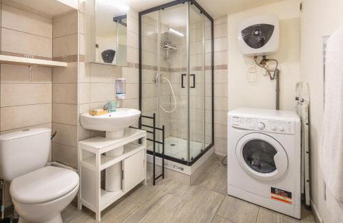 Saint-Geoire-en-Valdaine Apartment | Le Refuge de Valdaine - Joli studio climatisé