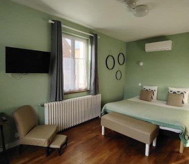 Vatan House | Le Relais des Roses- Sauna, Chambres d'hôtes, Gîte