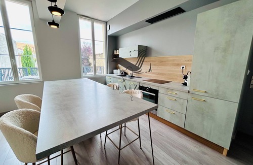 Rochefort Apartment | Le République 5 - Apartment with terrace right in the center of town and close to the thermal baths