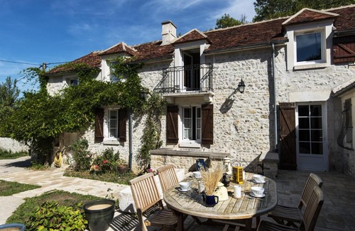 Ouanne House | Le Riad Bourguignon