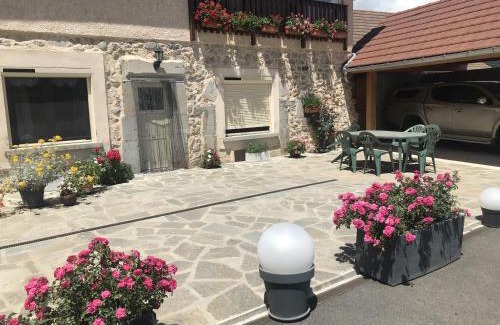Le Glaizil Bed & Breakfast | Le Rocher des Ducs, Appartement & Chambres, abris voitures et motos