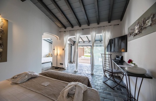Porto-Vecchio Hotel | Le Roi Théodore
