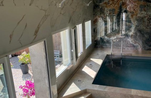 Verneuil-sur-Vienne House | Le Royal - Piscine intérieure - sauna