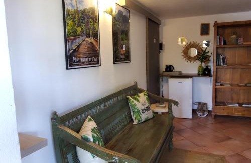 Saint-Benoit Bed & Breakfast | LE RUBINJO 2