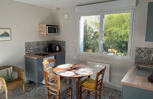Langueux Apartment | Le Safran - Appartement chaleureux