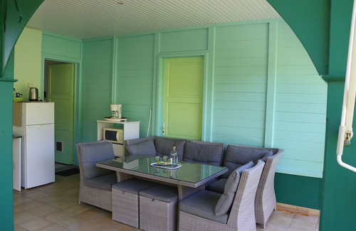 Saint-Pierre Apartment | Le Saint Pierre swimming pool & jacuzzi, sea & mountain views Habitation Perle Créole