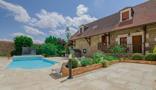 Prusy House | Le saint roch