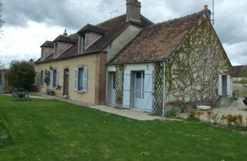 La Villeneuve-au-Chatelot House | Le Saule Argenté