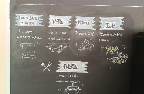 Azille Apartment | Le soleil d Eugènie appartement dans résidence avec Piscine commune près de Carcassonne