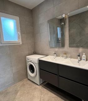 Arthaz-Pont-Notre-Dame Apartment | Le spacieux au dernier étage avec vue dégagée