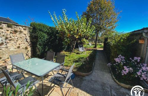 Le Nayrac House | Le Square des Fleurs