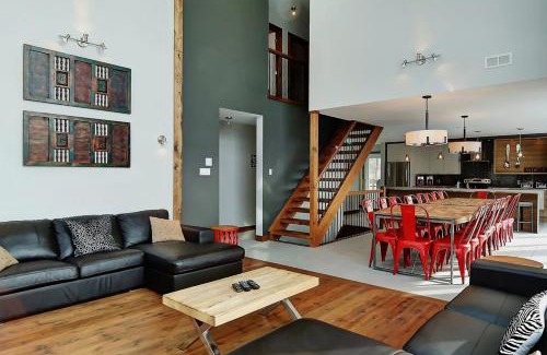 Stoneham Ski Chalet | Le Sto Shack 25 Chemin Blanc by Les Chalets Alpins