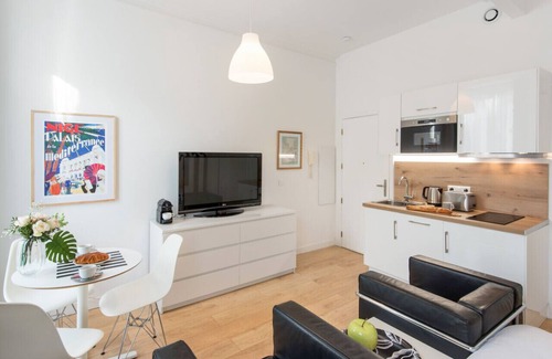 Jean-Medecin Apartment | Le Studio Graphite – Welkeys