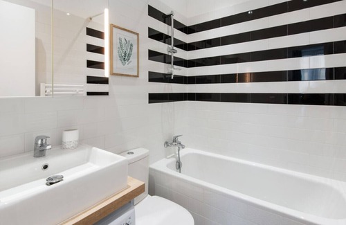 Jean-Medecin Apartment | Le Studio Graphite – Welkeys
