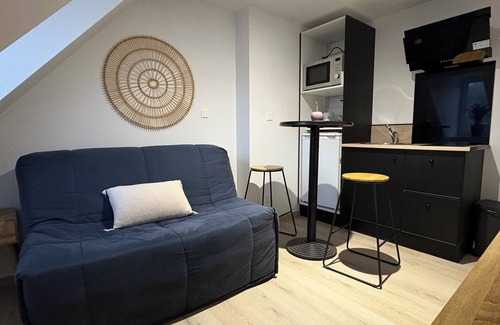 Aubusson Apartment | Le studio LOUANA: ideal short stay/co-working/Day use/love rooms