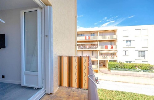 Saint-Tropez Apartment | Le Sublime l View & Terrace l Shellter Rentals