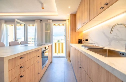 Saint-Tropez Apartment | Le Sublime l View & Terrace l Shellter Rentals