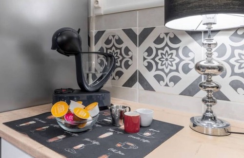 Gares Apartment | Le Théâtre ~ Spacious, Downtown & Quiet