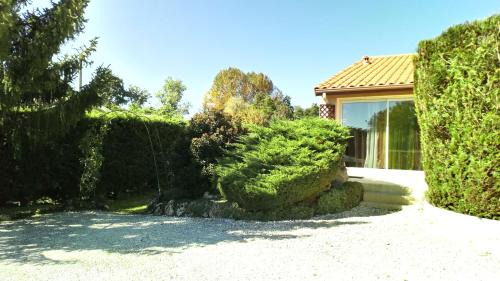 Saint-Andre-de-Cubzac Bed & Breakfast | Le ti'Roussat