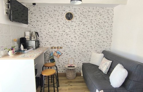 Allaire Bed & Breakfast | LE TIGÎTE B&B Self-contained suite: private entrance, breakfast, linen, living room, kitchenette