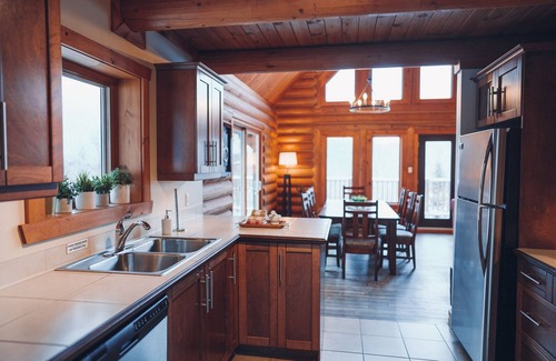 Saint-Faustin-Lac-Carre Ski Chalet | Le Tranquille - Magnificent view - SPA and Billiards