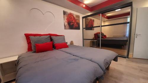 Virton Apartment | Le trio virtonnais - appartement 6pers au centre de la gaume