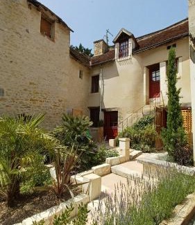 Montresor House | Le troglogite Ambraline