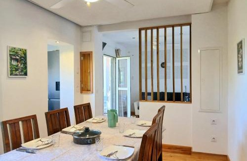 Montvert-les Bas Apartment | Le vanillier, T4 vue mer proche St Pierre